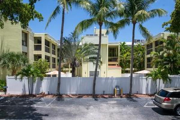Olivewood, 2450 NE 15th Ave #204, Wilton Manors, Florida 33305, image 1