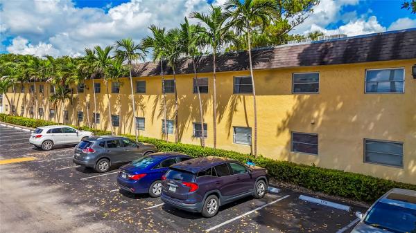 Village Park At Oakland, 5150 NE 6th Ave #114, Fort Lauderdale, Florida 33334, image 1