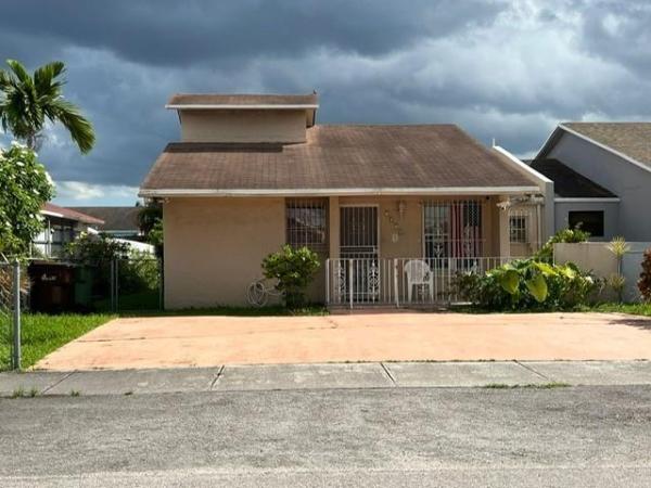 Twin Rose, 1314 W 40th St, Hialeah, Florida 33012, image 1