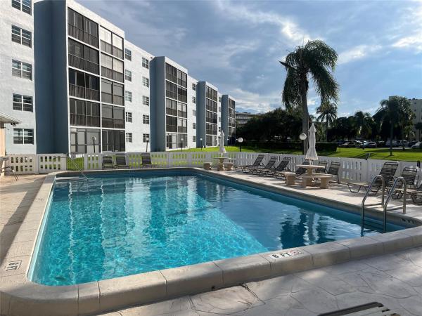 Meadowbrook Lakes View, 190 SE 5th Ave #103, Dania Beach, Florida 33004, image 1