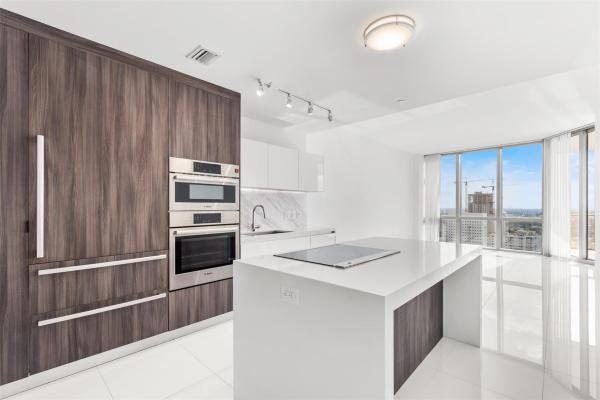 Paramount Miami Worldcenter, 851 NE 1st Ave #2506, Miami, Florida 33132, image 1