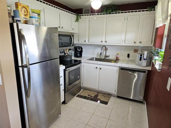 Chatham At Century Village, 324 Chatham P, West Palm Beach, Florida 33417, image 2