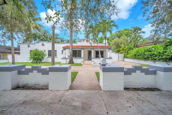 Country Club Estates, 372 La Villa Dr, Miami Springs, Florida 33166, image 1