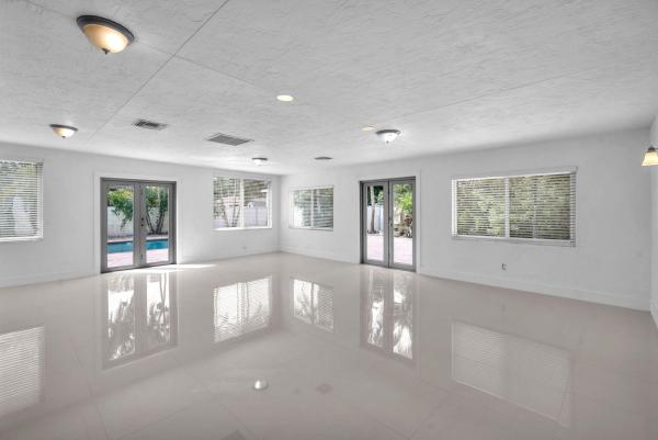 Country Club Estates, 372 La Villa Dr, Miami Springs, Florida 33166, image 3