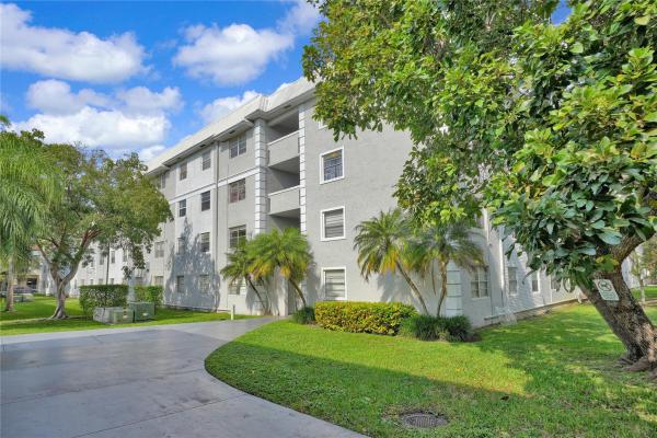 Village Homes & Condos At Palmetto Bay, 17255 SW 95th Ave #259, Palmetto Bay, Florida 33157, image 1