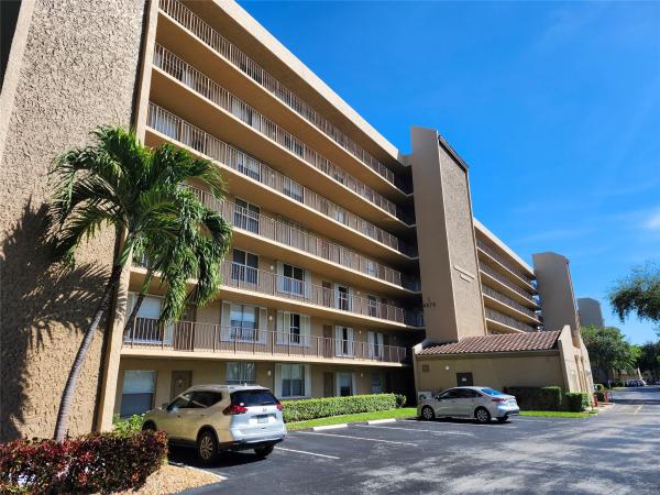 Waters Edge Towers, 4570 NW 18th Ave #704, Deerfield Beach, Florida 33064, image 1