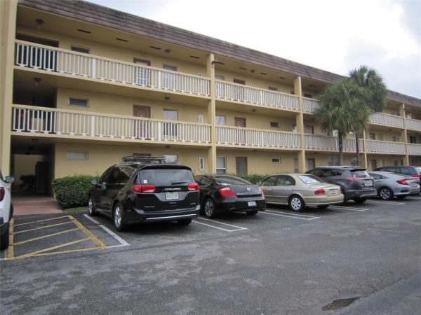 Bermuda Club, 6150 NW 62nd St #107, Fort Lauderdale, Florida 33319, image 1