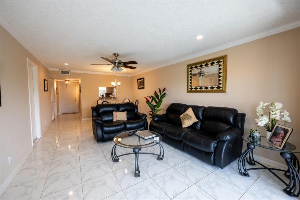 Sunrise Lakes 3, 9350 Sunrise Lakes Blvd #304, Sunrise, Florida 33322, image 1