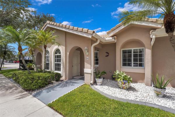 Villas On The Green, 3185 Holiday Springs Blvd #45, Margate, Florida 33063, image 1