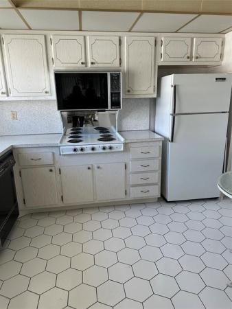 Imperial Towers, 1817 S Ocean Dr #915, Hallandale Beach, Florida 33009, image 2