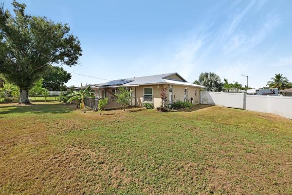Cape Coral Residential, 137 SE Santa Barbara Pl, Cape Coral, Florida 33990, image 1