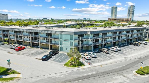 Paradise By The Sea, 300 Layne Blvd #313, Hallandale Beach, Florida 33009, image 1