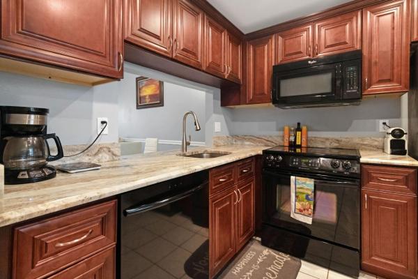 Lagoon Place, 9330 Lagoon Pl #102, Davie, Florida 33324, image 2