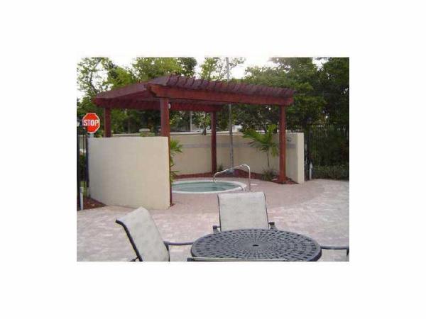 Villas De Venezia, 9985 Nob Hill Ln, Sunrise, Florida 33351, image 2