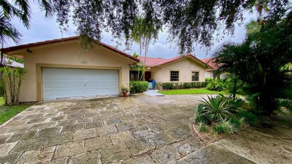 Royal Oaks, 16501 NW 84th Ave, Miami Lakes, Florida 33016, image 1