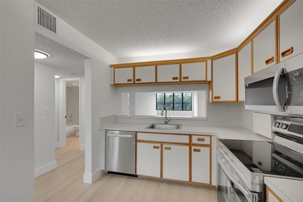 Applewood Village 4, 2908 Carambola Cir S #403, Coconut Creek, Florida 33066, image 1