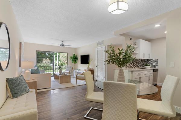Centre Hill Courts, 875 NW 13th St #4010, Boca Raton, Florida 33486, image 1