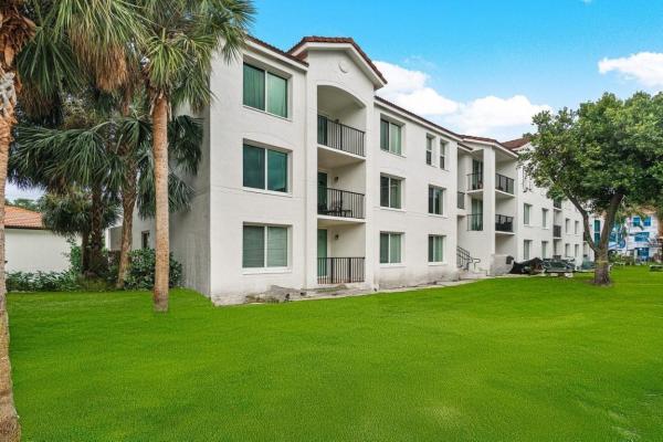 Mirabella Villas, 316 Villa Cir, Boynton Beach, Florida 33435, image 2