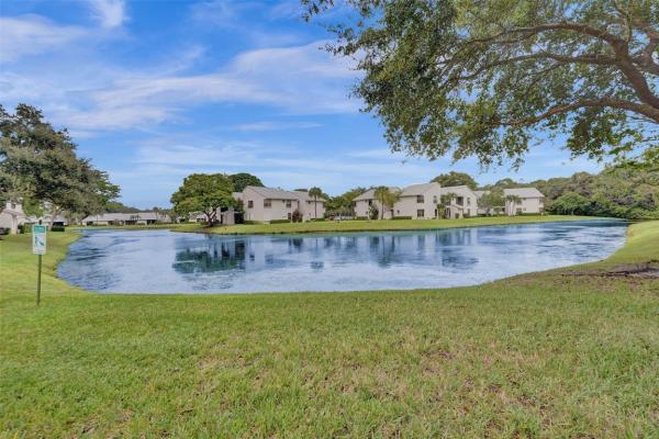 Karanda Village 6, 3737 NW 35th St #16110, Coconut Creek, Florida 33066, image 1