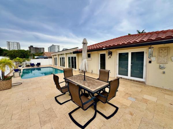 Bermuda Riviera, 3333 NE 38th St, Fort Lauderdale, Florida 33308, image 1