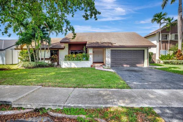 Kendall Trails, 10844 SW 142nd Pl, The Hammocks, Florida 33186, image 1