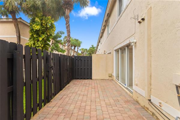 The Landings At Pembroke Isles, 17123 NW 23rd St, Pembroke Pines, Florida 33028, image 2
