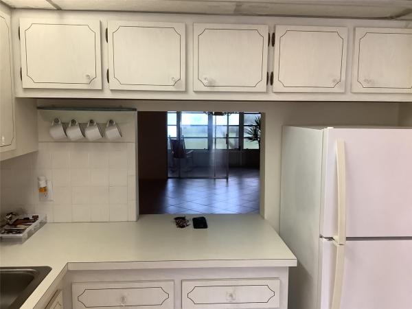 Oriole Golf & Tennis Club 2, 1055 Country Club Dr #202, Margate, Florida 33063, image 1