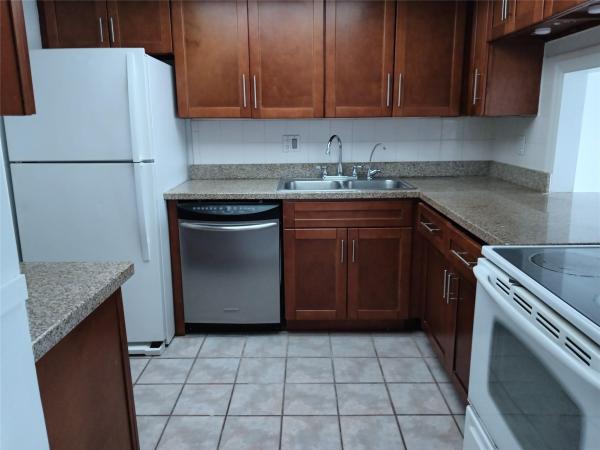 Regis House, 899 SE 2nd Ave, Deerfield Beach, Florida 33441, image 1