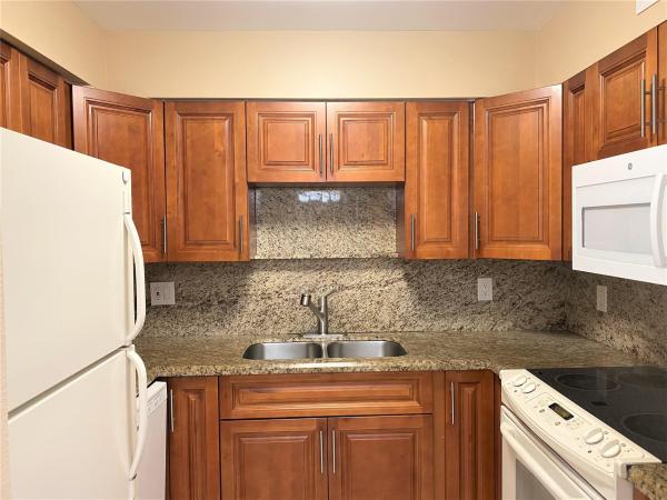 Brookfield Gardens, 501 SE 8th St #203, Deerfield Beach, Florida 33441, image 1