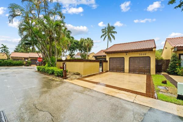California Club Homes, 1080 NE 203rd Ter, Ives Estates, Florida 33179, image 1
