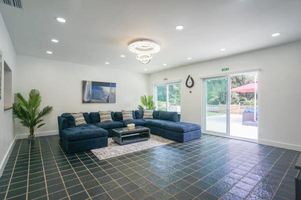 Central Golf Of Hollywood, 3150 Calle Largo Dr, Hollywood, Florida 33021, image 1
