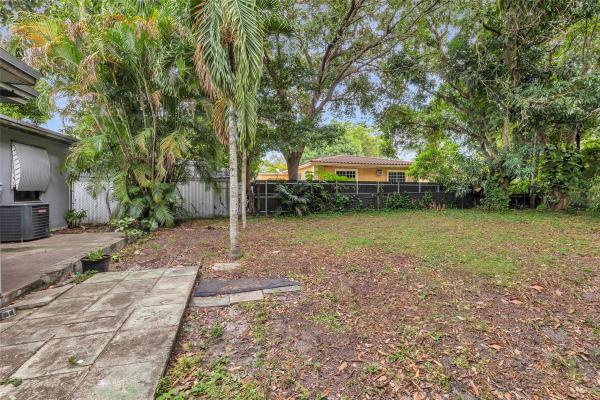 Irons Manor, 886 NE 134th St, North Miami, Florida 33161, image 1