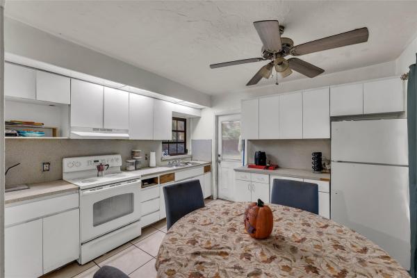 Irons Manor, 886 NE 134th St, North Miami, Florida 33161, image 3