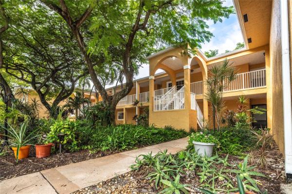 Chateau De Ville, 401 SE 10th St #207B, Dania Beach, Florida 33004, image 1
