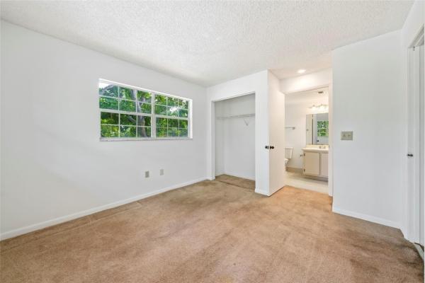 Chateau De Ville, 401 SE 10th St #207B, Dania Beach, Florida 33004, image 2