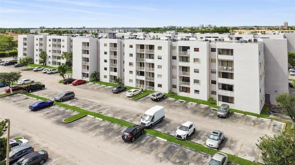 Fontainebleau Gardens, 8145 NW 7th St #320, Fountainebleau, Florida 33126, image 1