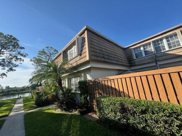 Winchester Courts, 4290 Hazel Ave #A, Palm Beach Gardens, Florida 33410, image 1