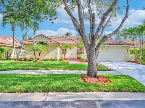 Executive 1 At Country Isles, 1615 Lakeshore Cir, Weston, Florida 33326, image 1