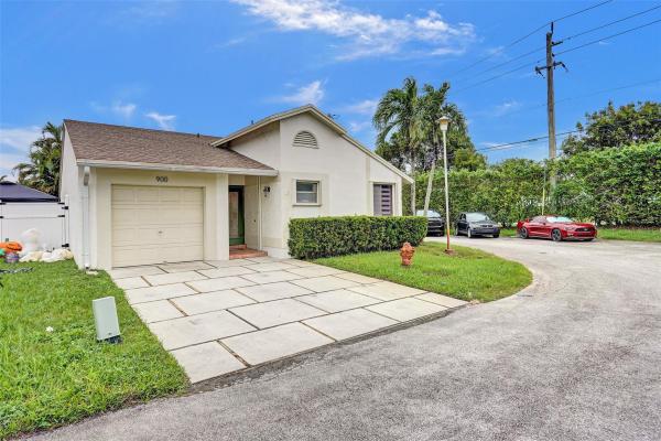 Woodbridge At Pembroke Lakes South, 900 SW 108th Ave, Pembroke Pines, Florida 33025, image 1
