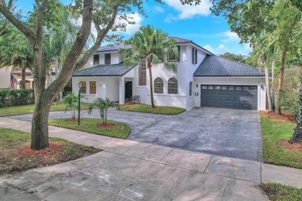 Royal Lakes, 8553 NW 164th St, Miami Lakes, Florida 33016, image 1