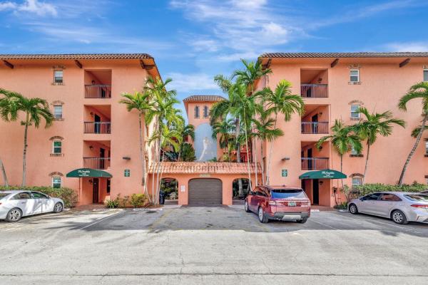 Tennis Club McLoughlin, 640 Tennis Club Dr #111, Fort Lauderdale, Florida 33311, image 1