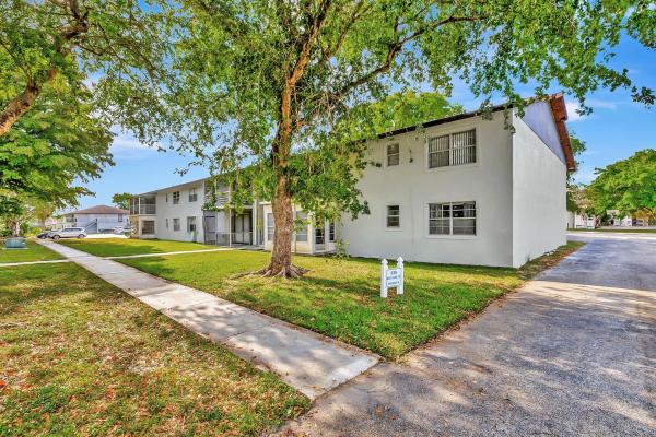 The Laurels At Margate, 335 W Laurel Dr #2M, Margate, Florida 33063, image 1
