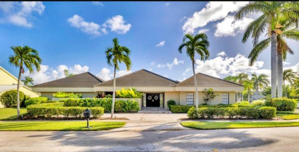 Boca Bay Colony, 700 NE Bay Isle Dr, Boca Raton, Florida 33487, image 2