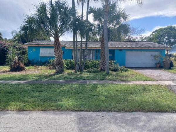 Coral Manor, 500 SE 3rd Pl, Deerfield Beach, Florida 33441, image 1