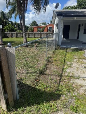 Ridge Grove, 1011 Alto Rd, Lantana, Florida 33462, image 1