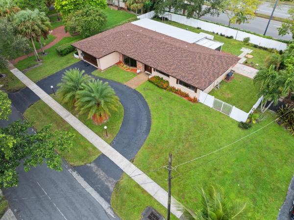 Plantation Park, 6271 SW 1st St, Plantation, Florida 33317, image 1