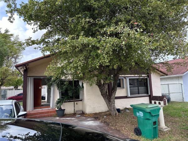 Les Chalets, 721 SW 97th Court Cir, Fountainebleau, Florida 33174, image 1