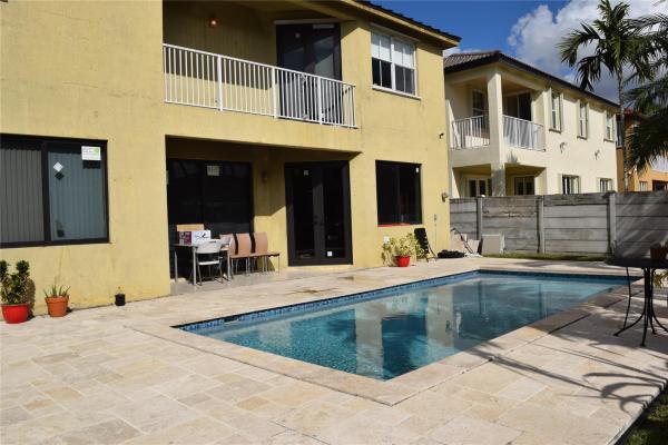 A B At Tamiami Trail, 15384 SW 14th St, Westchester, Florida 33194, image 1