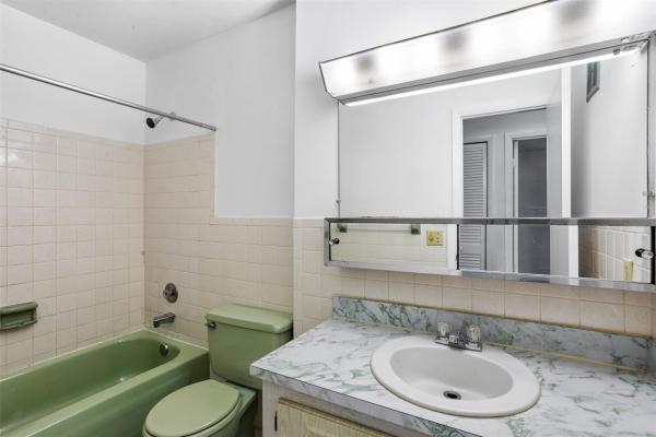 Parkway Gardens, 336 SW 1st St #B-5, Pompano Beach, Florida 33060, image 2