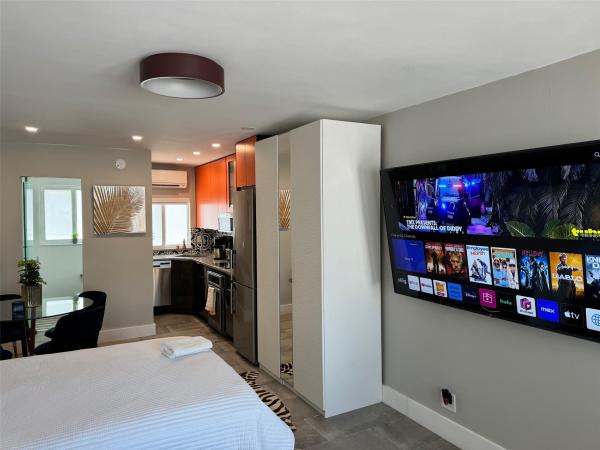 French Leave, 4228 N Ocean Dr #15, Lauderdale By The Sea, Florida 33308, image 1